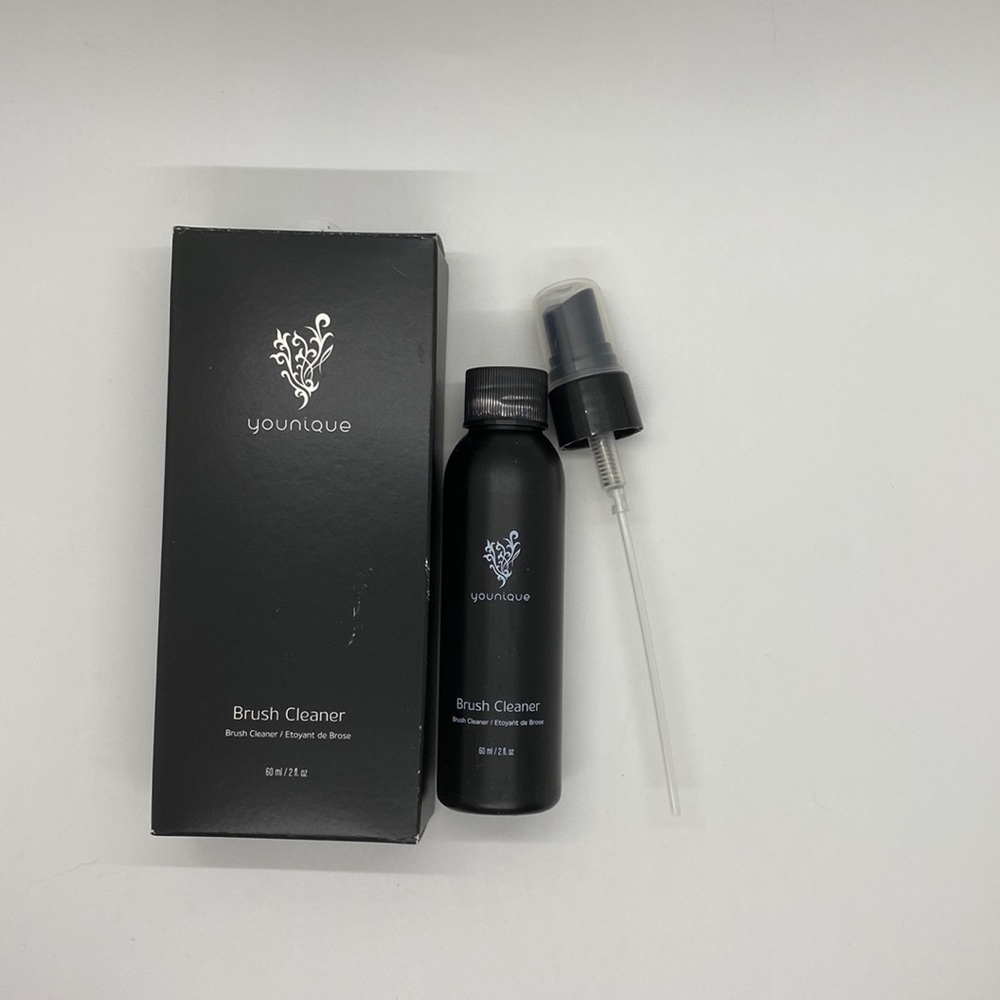 Younique - Brush Cleaner NWOT
